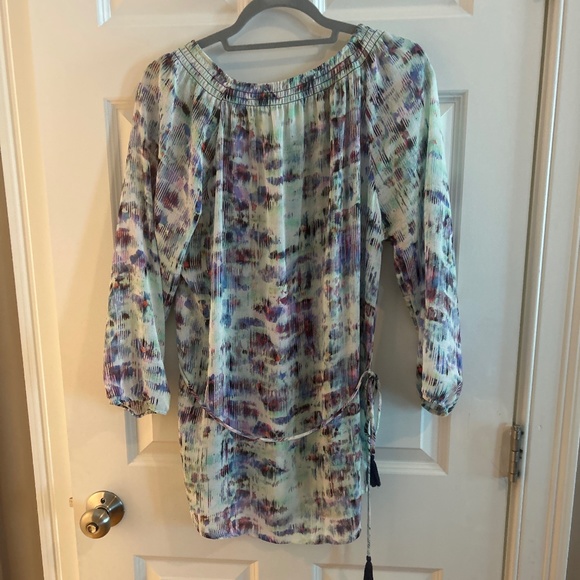 Top - Picture 2 of 2